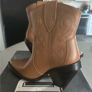 Cowgirl western boots new w tags
